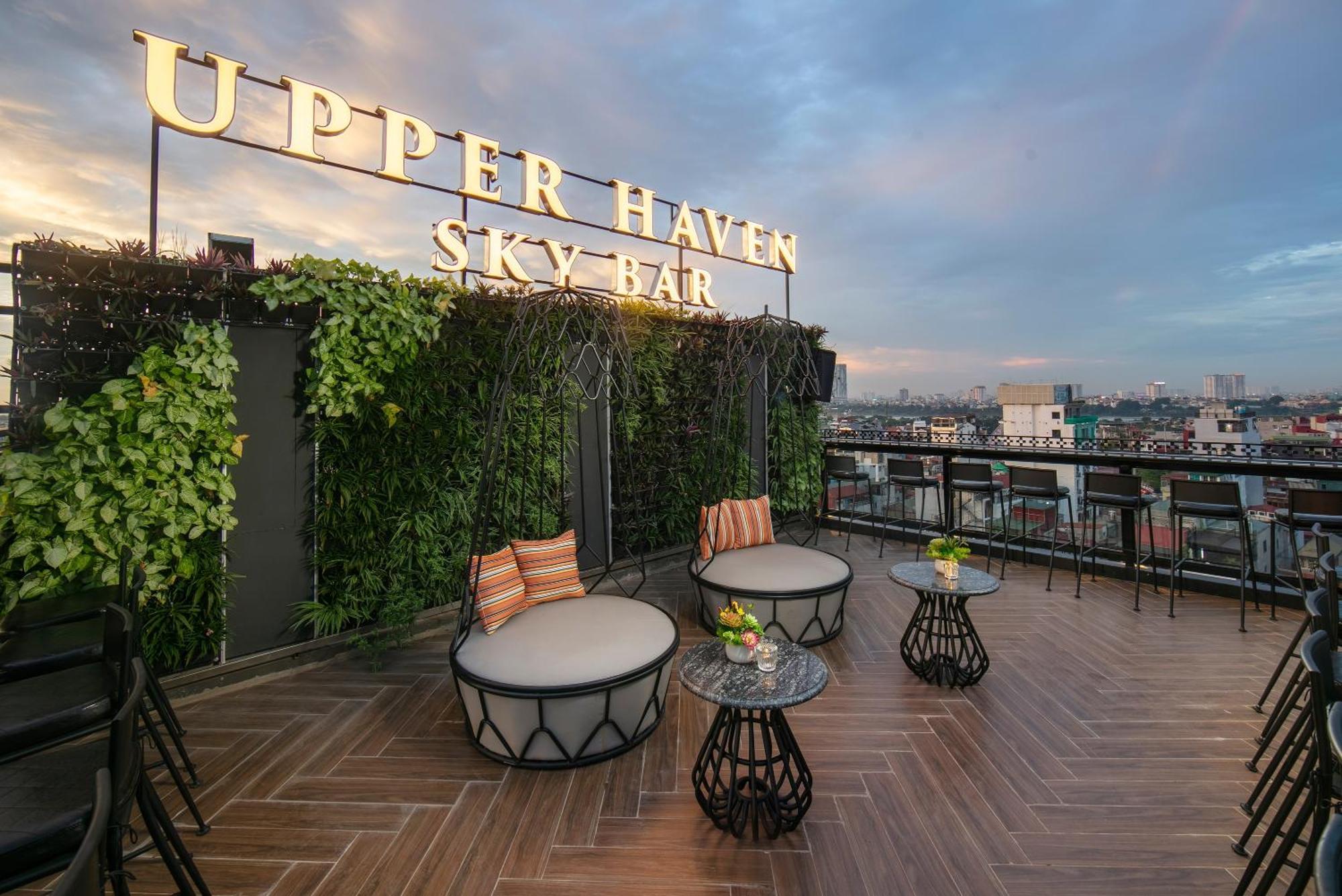 May De Ville Crown Hotel 하노이 외부 사진 Upper Haven Sky Bar