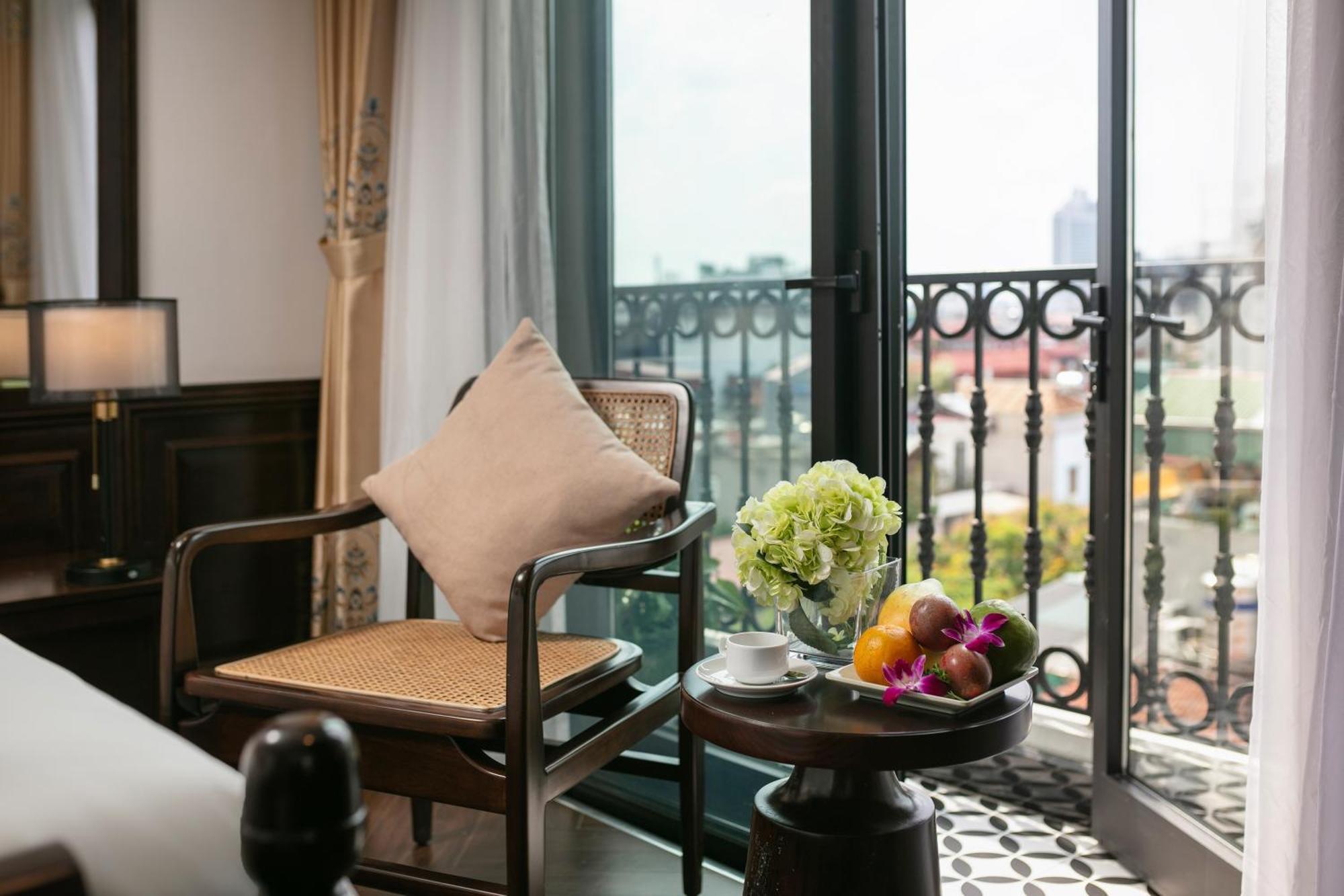 May De Ville Crown Hotel 하노이 외부 사진 Deluxe Suite