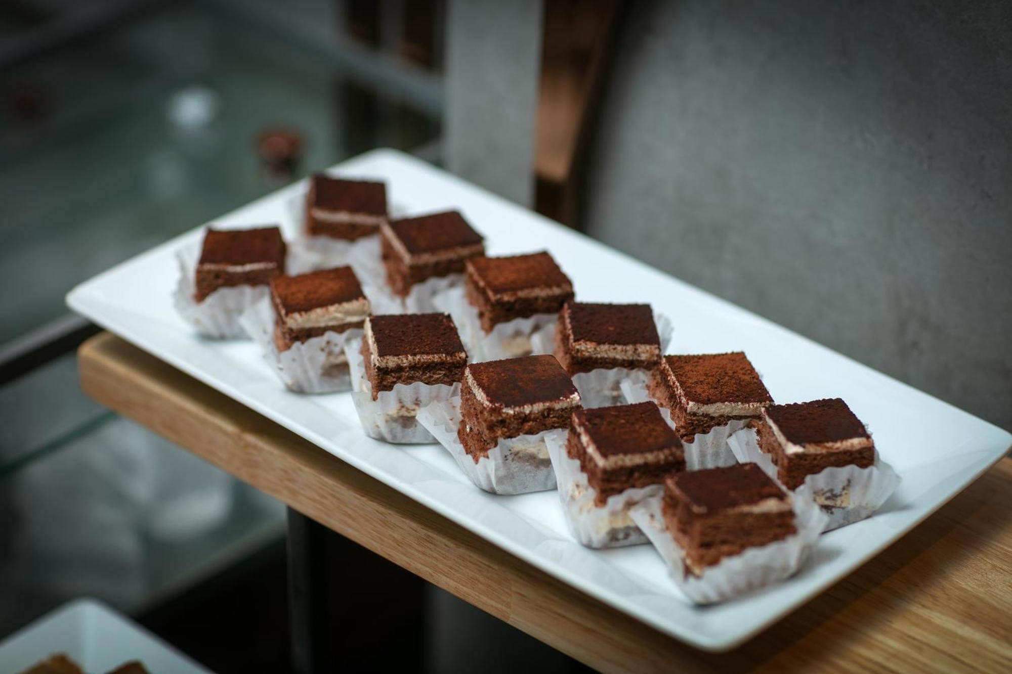 May De Ville Crown Hotel 하노이 외부 사진 Tiramisu