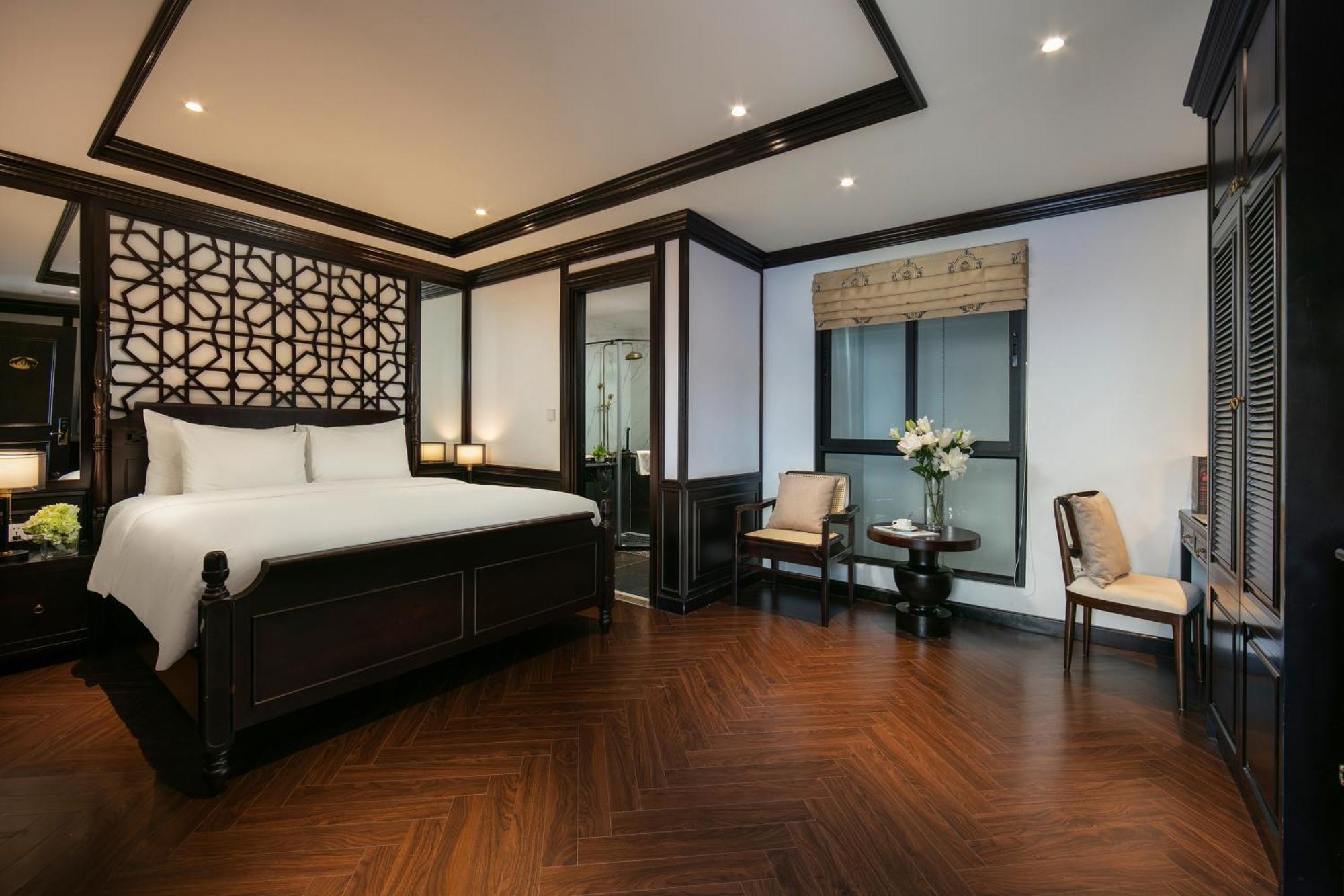 May De Ville Crown Hotel 하노이 외부 사진 Deluxe Suite