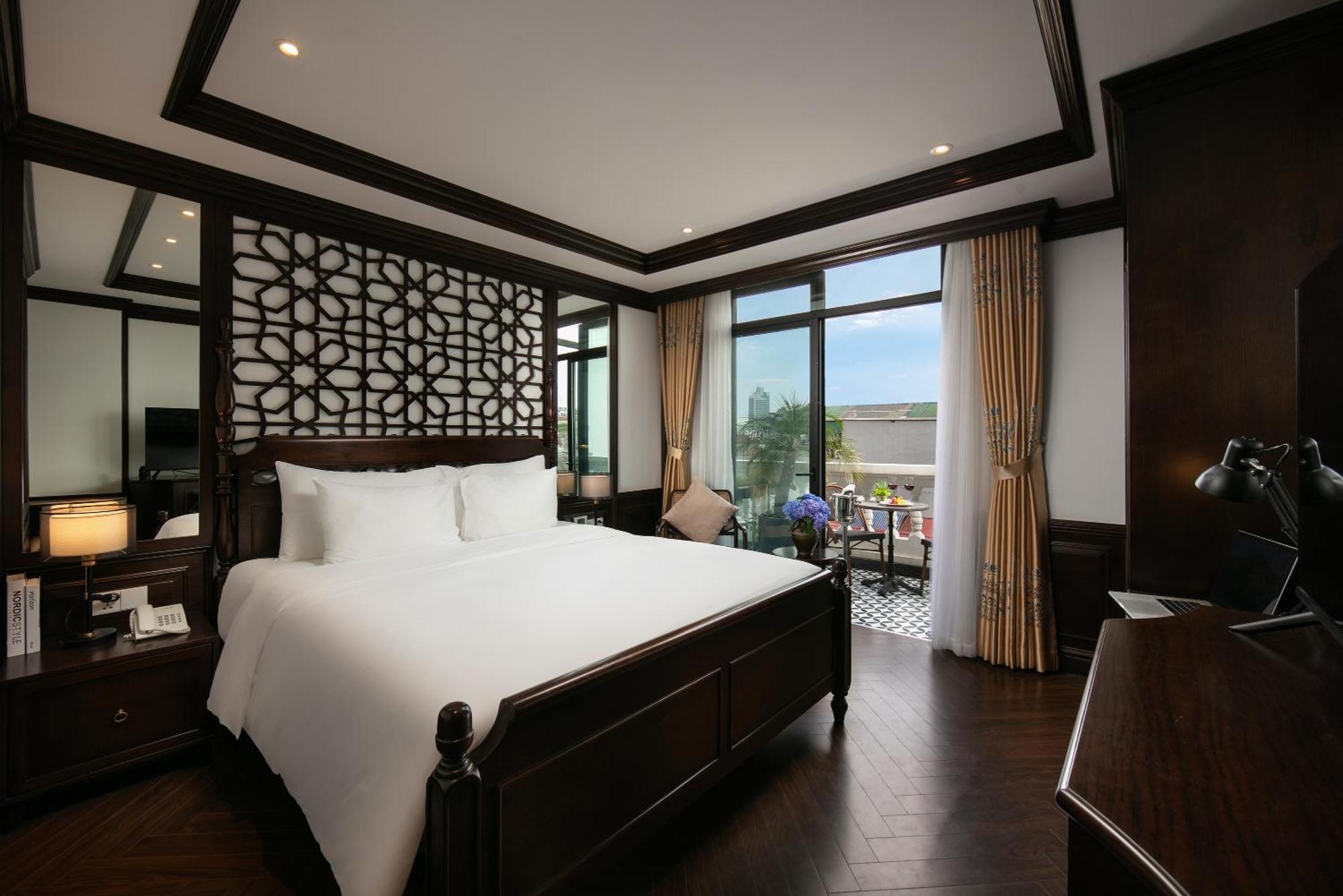 May De Ville Crown Hotel 하노이 외부 사진 Deluxe Suite