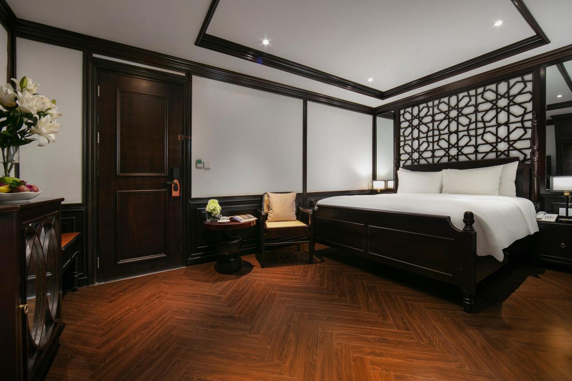 May De Ville Crown Hotel 하노이 외부 사진 Deluxe Suite