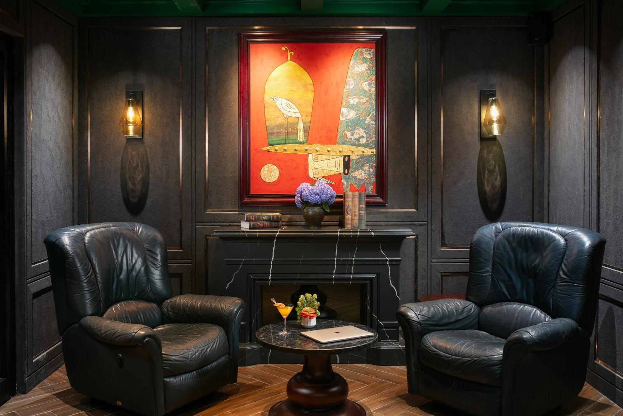 May De Ville Crown Hotel 하노이 외부 사진 The Green Room