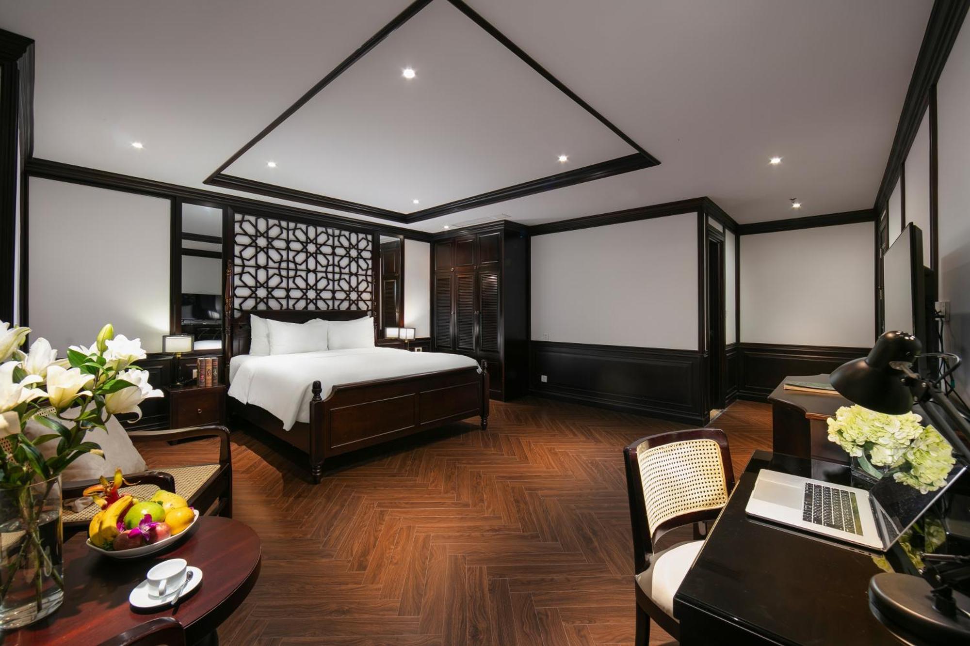May De Ville Crown Hotel 하노이 외부 사진 Deluxe Suite